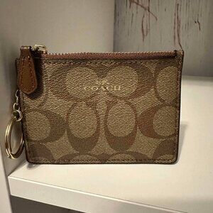 Authentic Coach wallet - Khaki Saddle Brand New